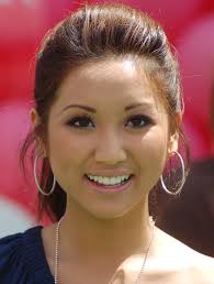How tall is Brenda Song?